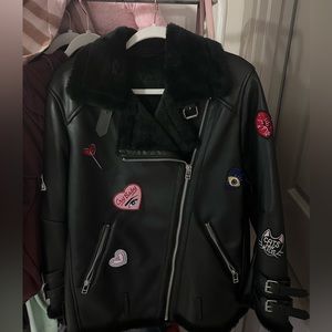 never wear leather jacket